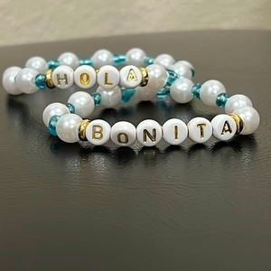 One size fits all, blue and white handmade bracelet. 💕